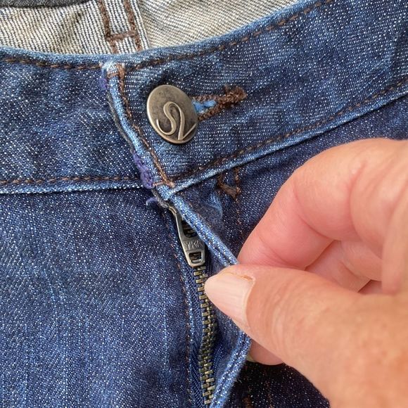 EUC Simply Vera Vera Wang Dark Wash Jeans Size 14 P - Picture 3 of 7